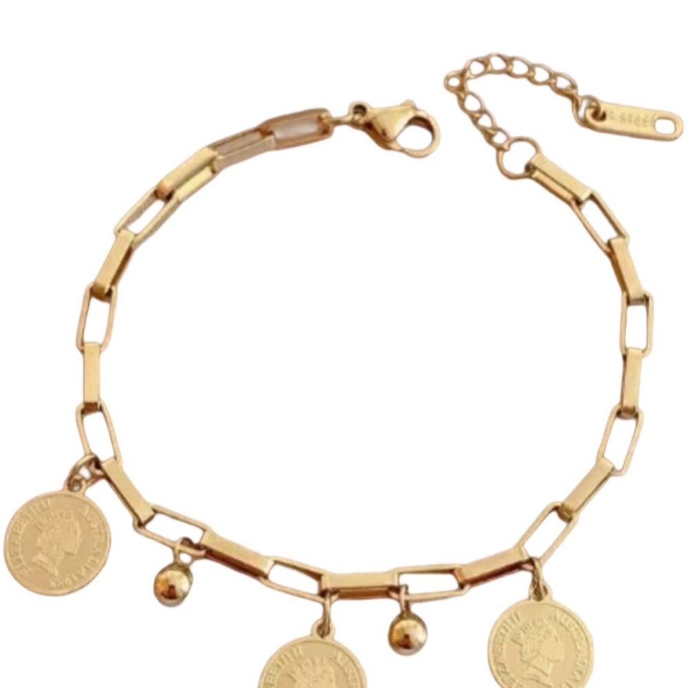 Chic Gold Coin Charm bracelet